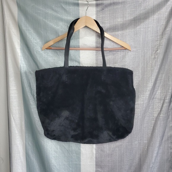 Handbags - Black Faux Fur Tote Bag Shoulder Bag Handbag Magnetic Snap Closure Mob Wife